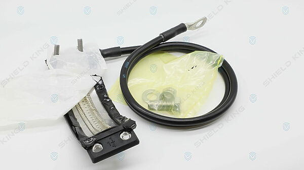 Ground kit for RF 1 1/4" Feeder cable